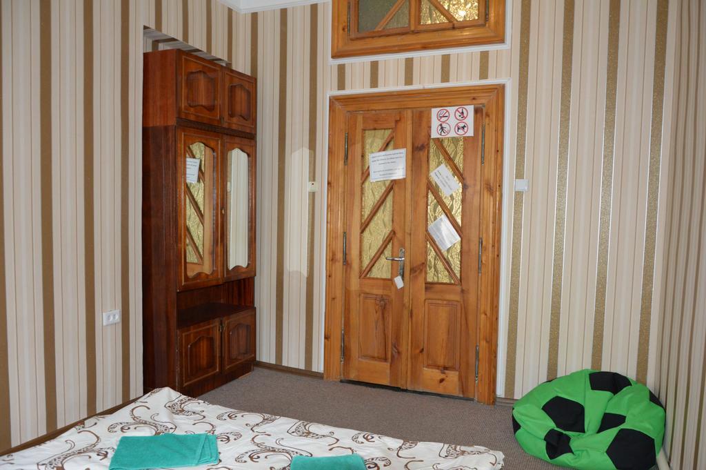 Lviv Lucky Hostel Esterno foto