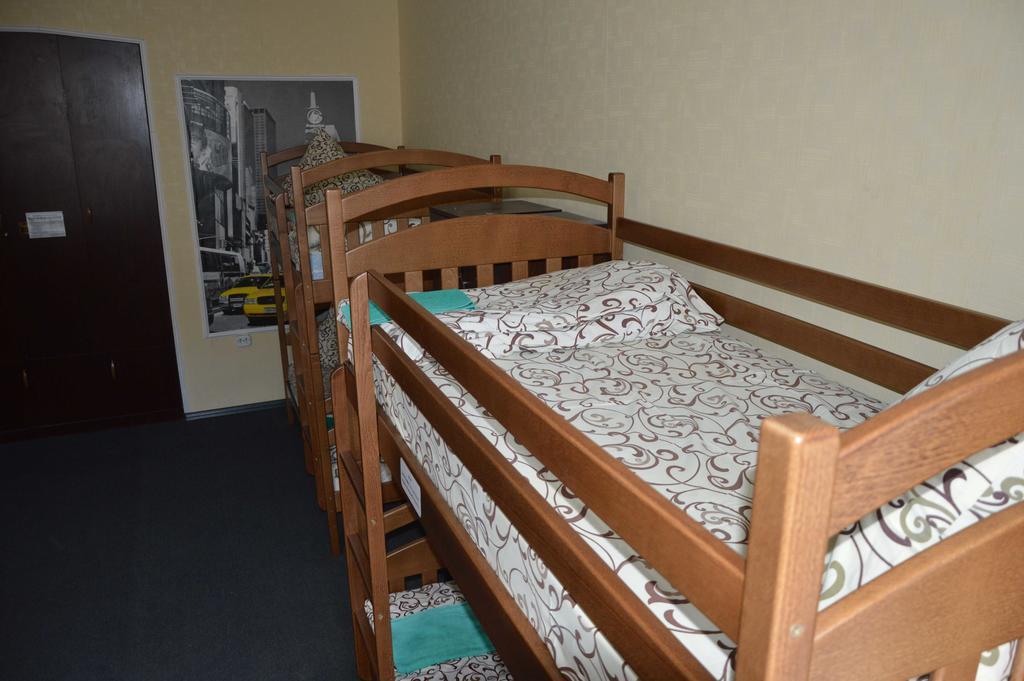 Lviv Lucky Hostel Esterno foto