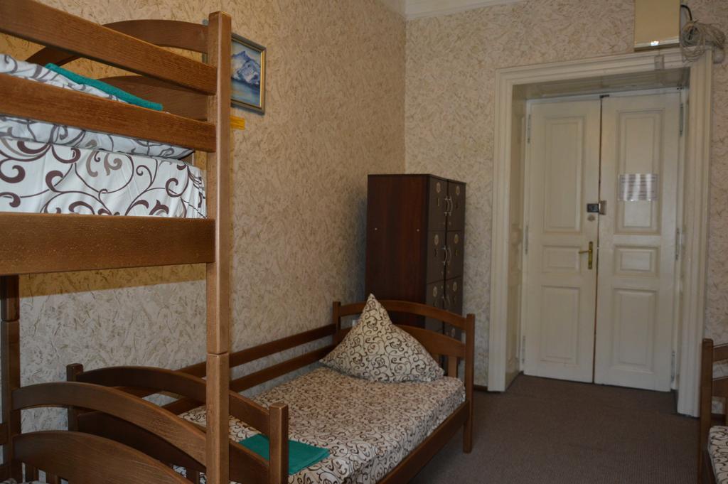 Lviv Lucky Hostel Esterno foto