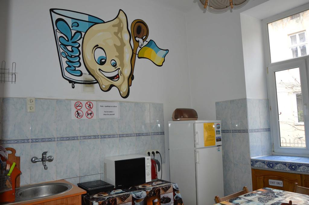Lviv Lucky Hostel Esterno foto