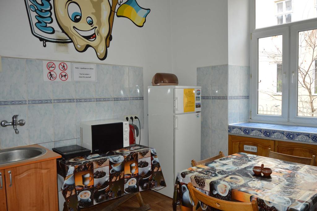 Lviv Lucky Hostel Esterno foto